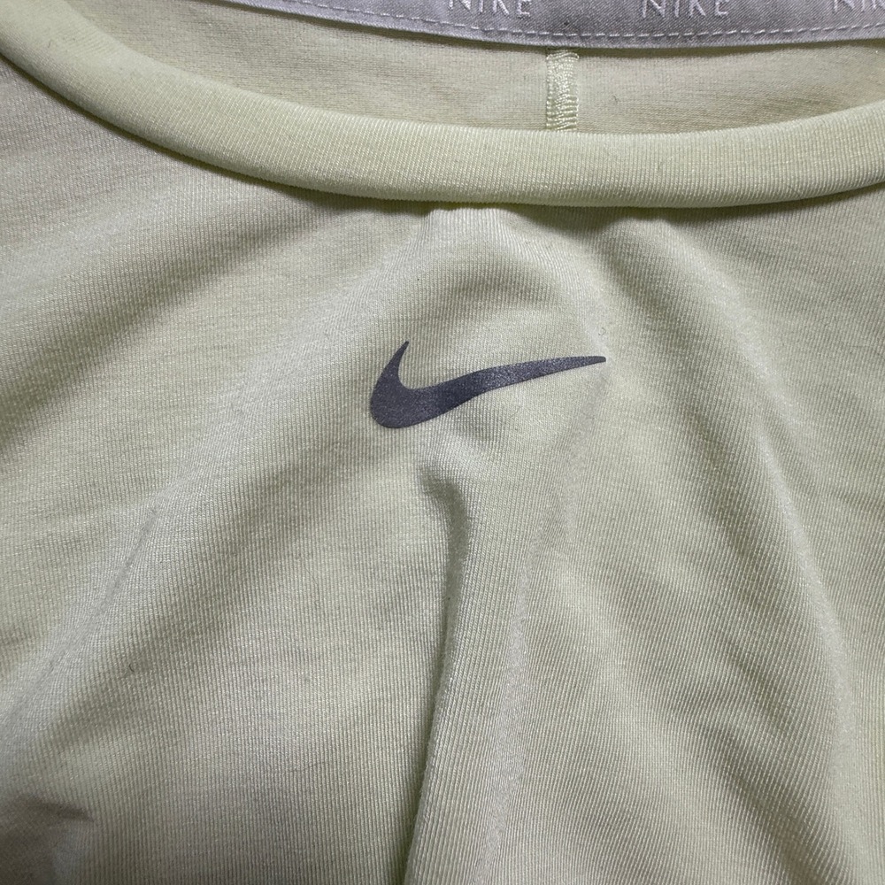 Nike Dri-FIT Twist Front Crop Top WMS S Pale Lime Green Short Sleeve Shirt - Picture 2 of 7